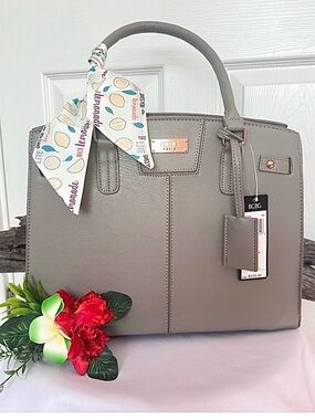 BCBG PARIS ~ Large Gray Satchel Hand Bag w/Beige Lining Gold Tone Hardware